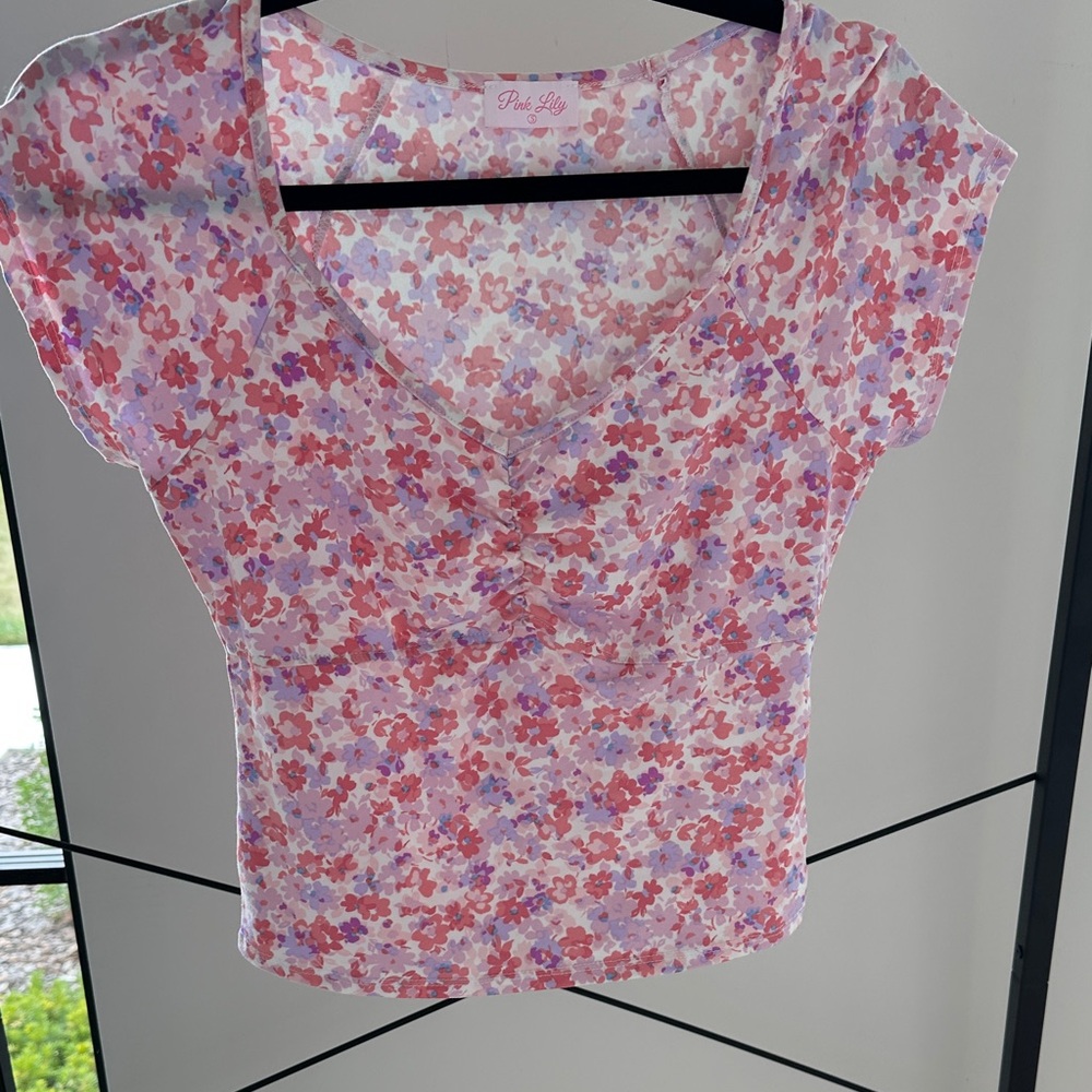 Pink Lily small floral pink and top. Great condition